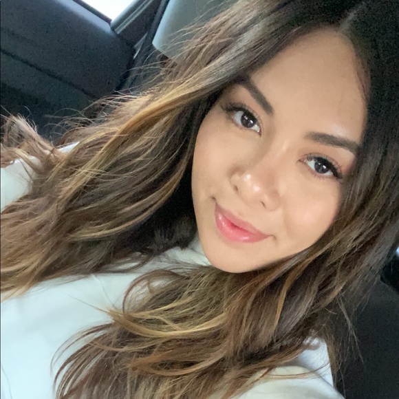 Meet your Posher, Adriana - Picture 1 of 1